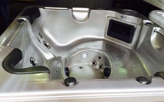 Glamour Pools & Spas gallery image 16