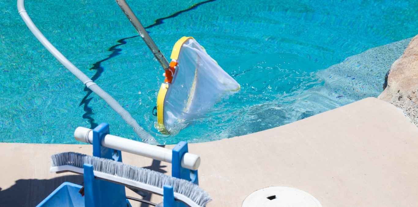 Professional Pool Cleaning by Glamour Pools & Spas