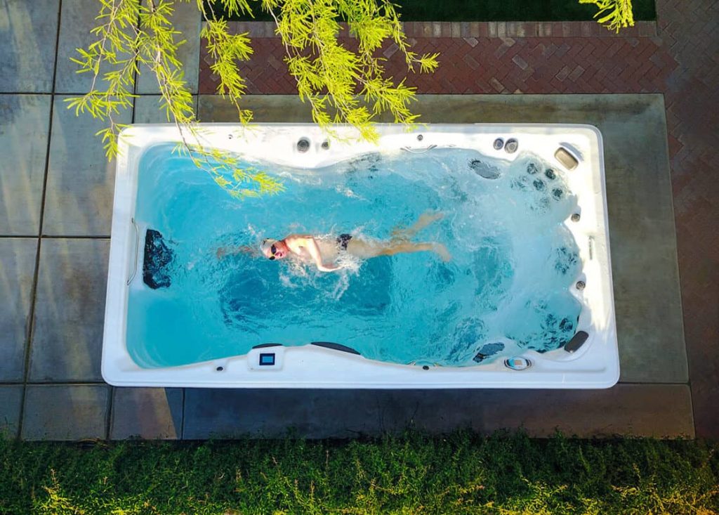 Modern swim spa